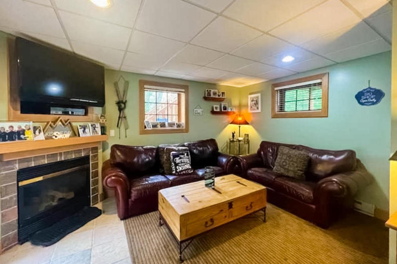 Boyne Mountain Getaway, Unit B Aparthotel Boyne Falls Bagian luar foto