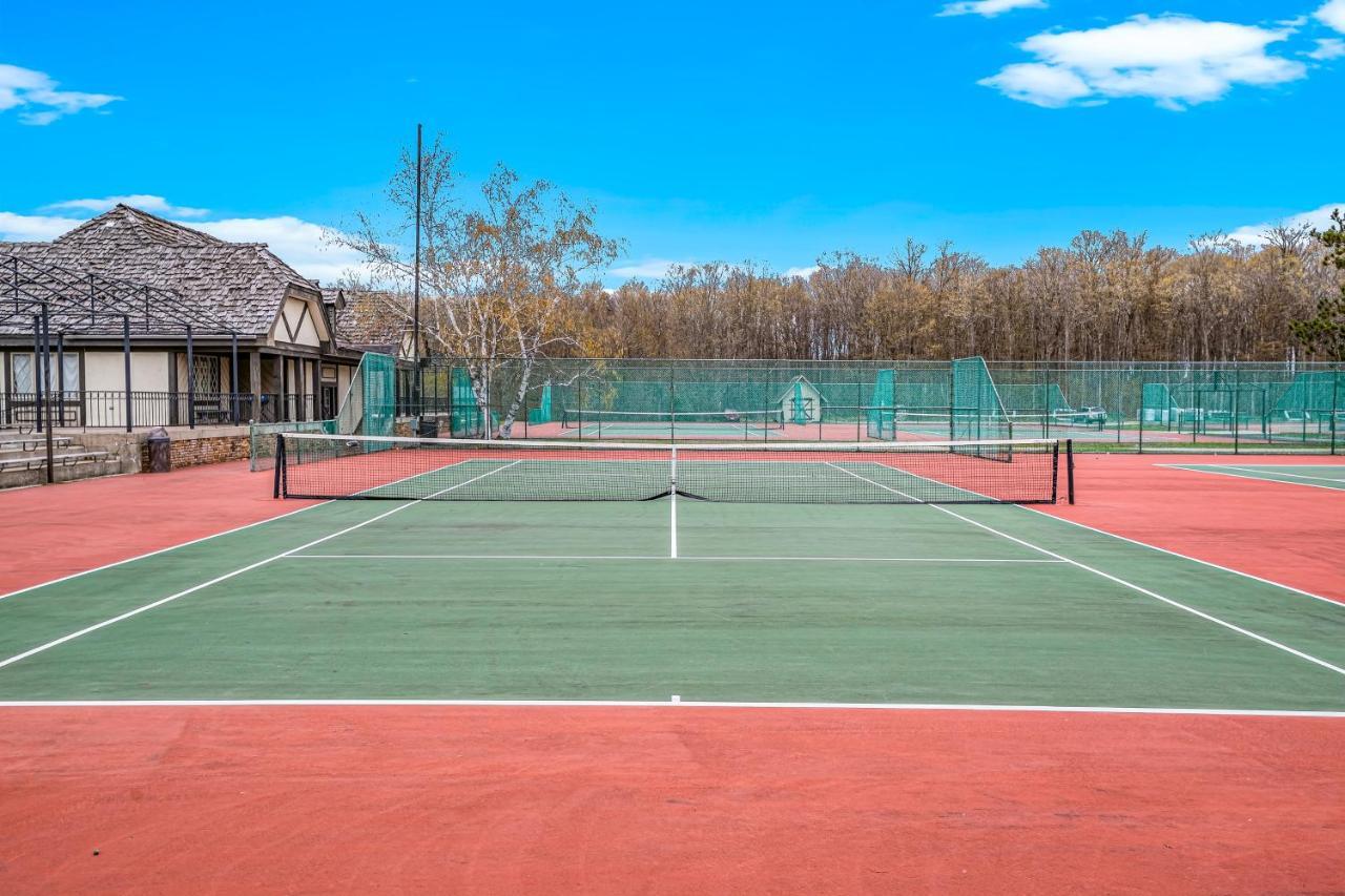 Boyne Mountain Getaway, Unit B Aparthotel Boyne Falls Bagian luar foto