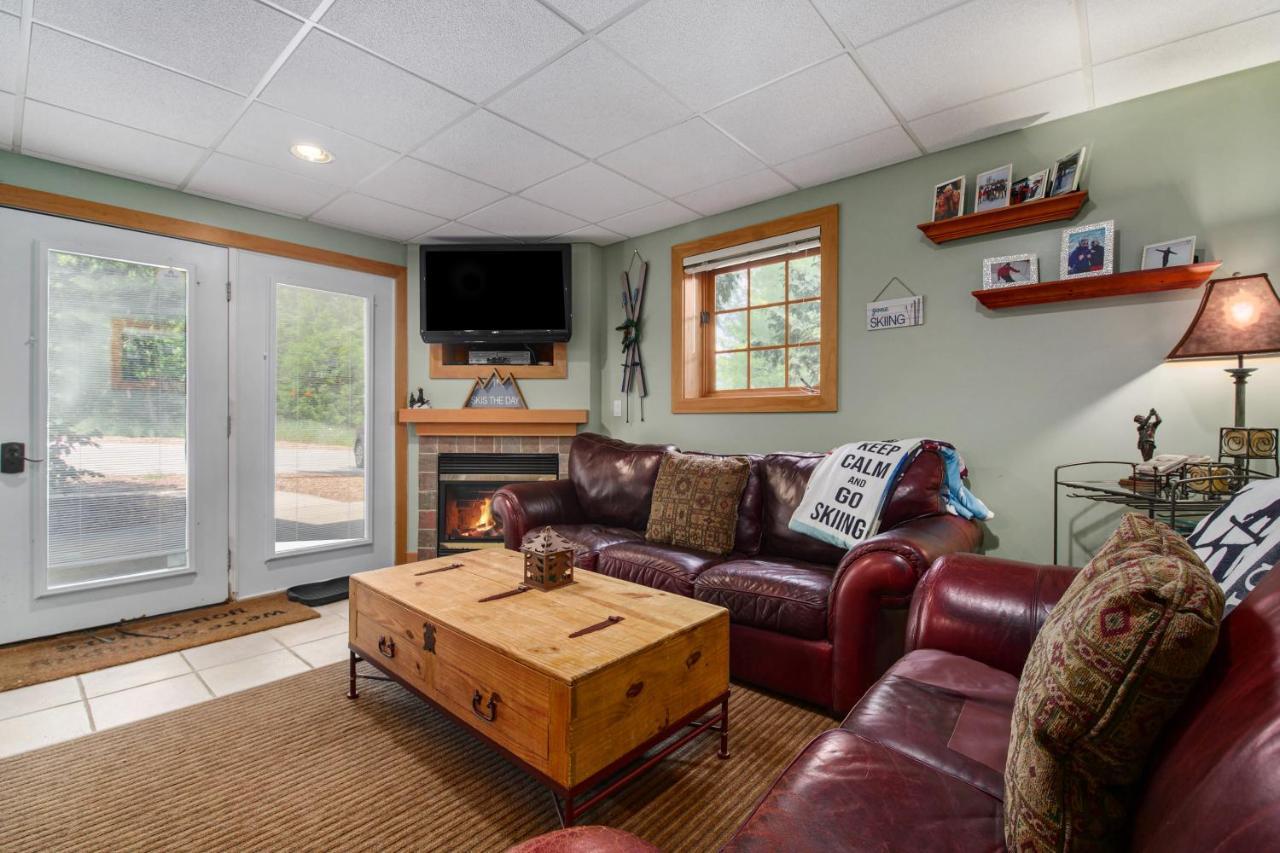 Boyne Mountain Getaway, Unit B Aparthotel Boyne Falls Bagian luar foto