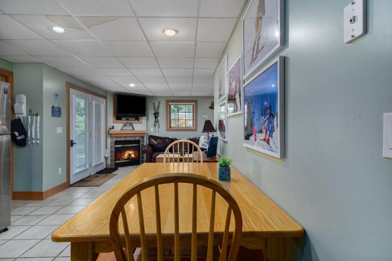 Boyne Mountain Getaway, Unit B Aparthotel Boyne Falls Bagian luar foto