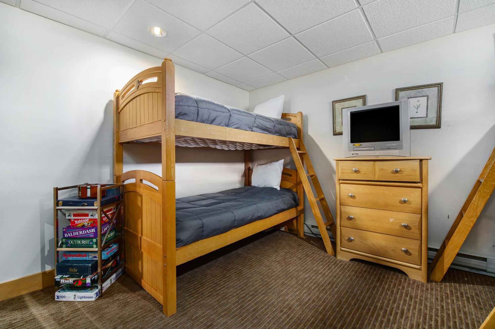 Boyne Mountain Getaway, Unit B Aparthotel Boyne Falls Bagian luar foto