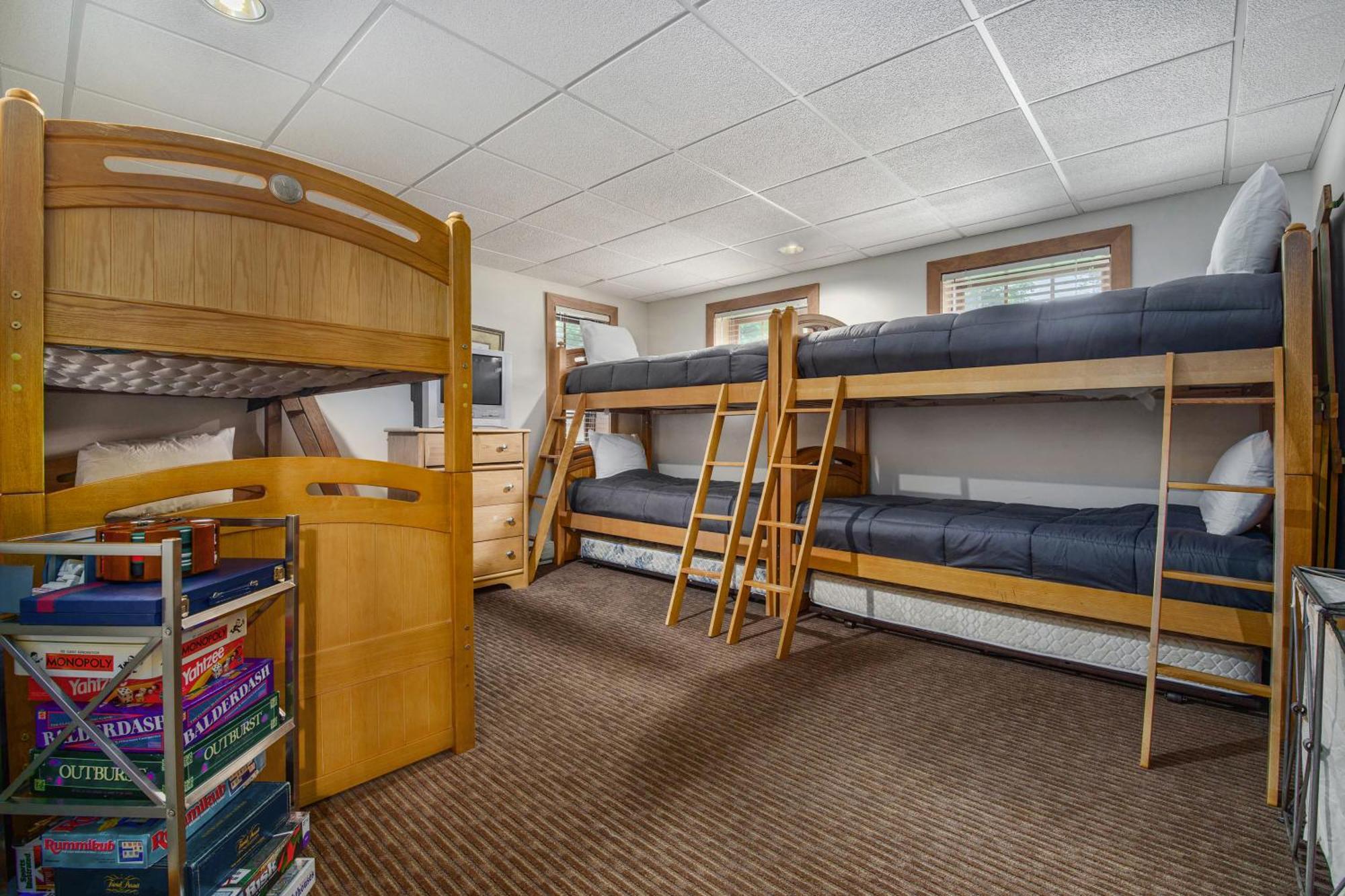 Boyne Mountain Getaway, Unit B Aparthotel Boyne Falls Bagian luar foto